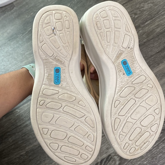 Bzees Delicious Gold-22 Glittery canvas open toe Velcro ankle strap Zees sandals - Picture 9 of 17